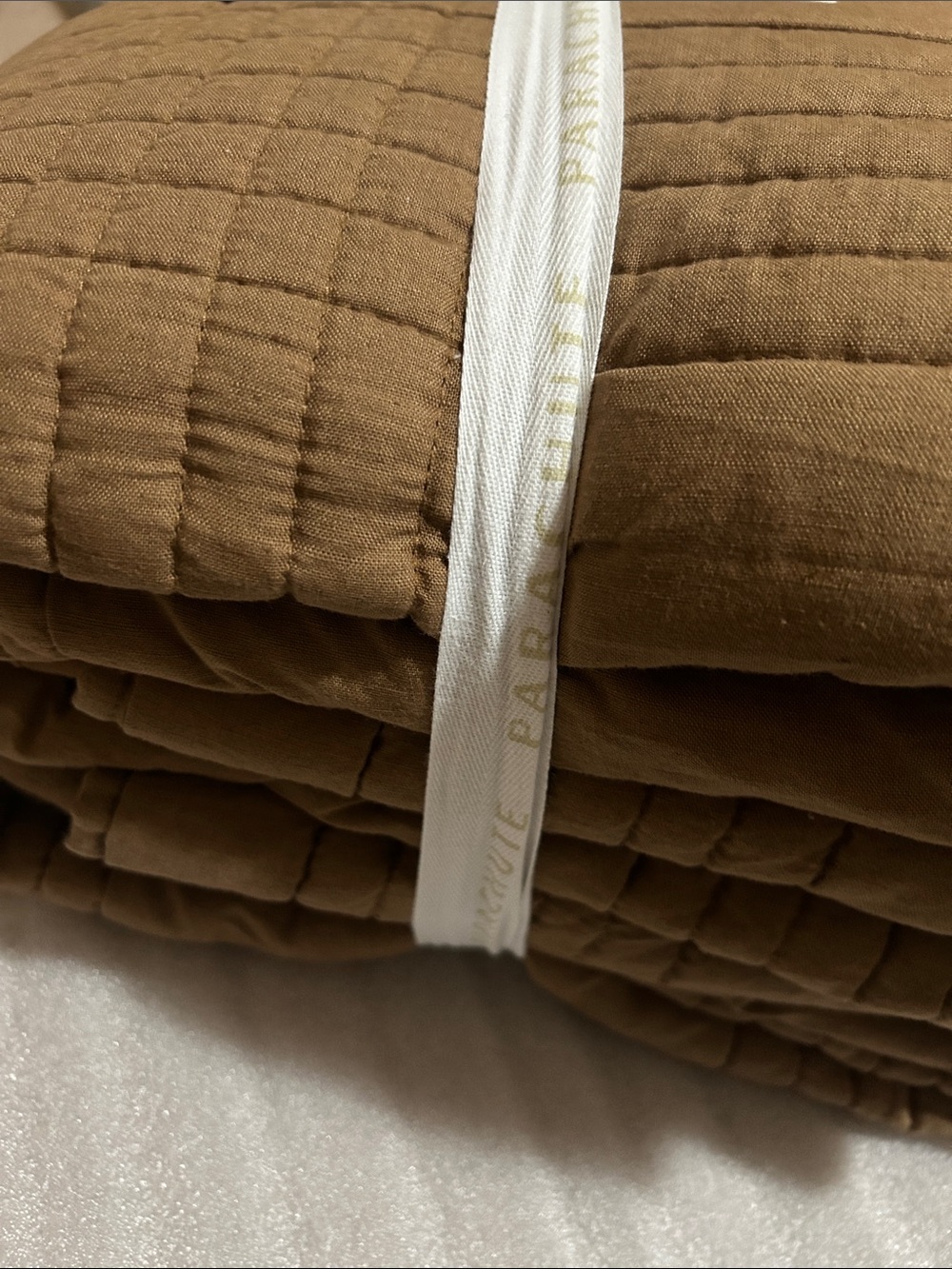 Parachute F/Q Relaxed Linen Quilt, Pecan - Picture 11 of 14